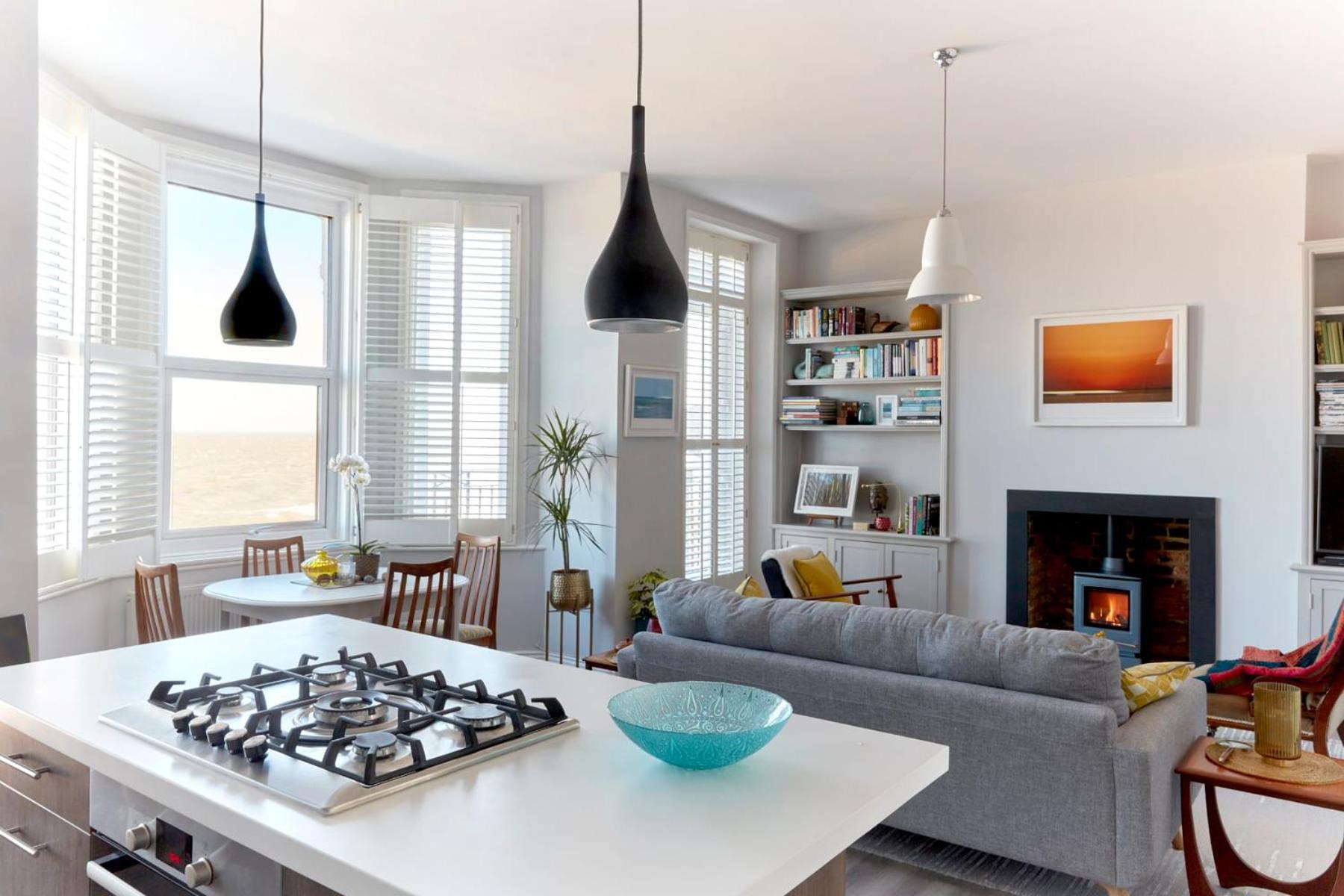 Spacious Beach Front Apartment With Stunning Sea Views Дил Экстерьер фото