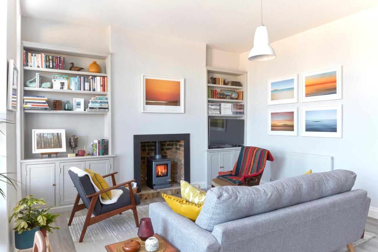 Spacious Beach Front Apartment With Stunning Sea Views Дил Экстерьер фото